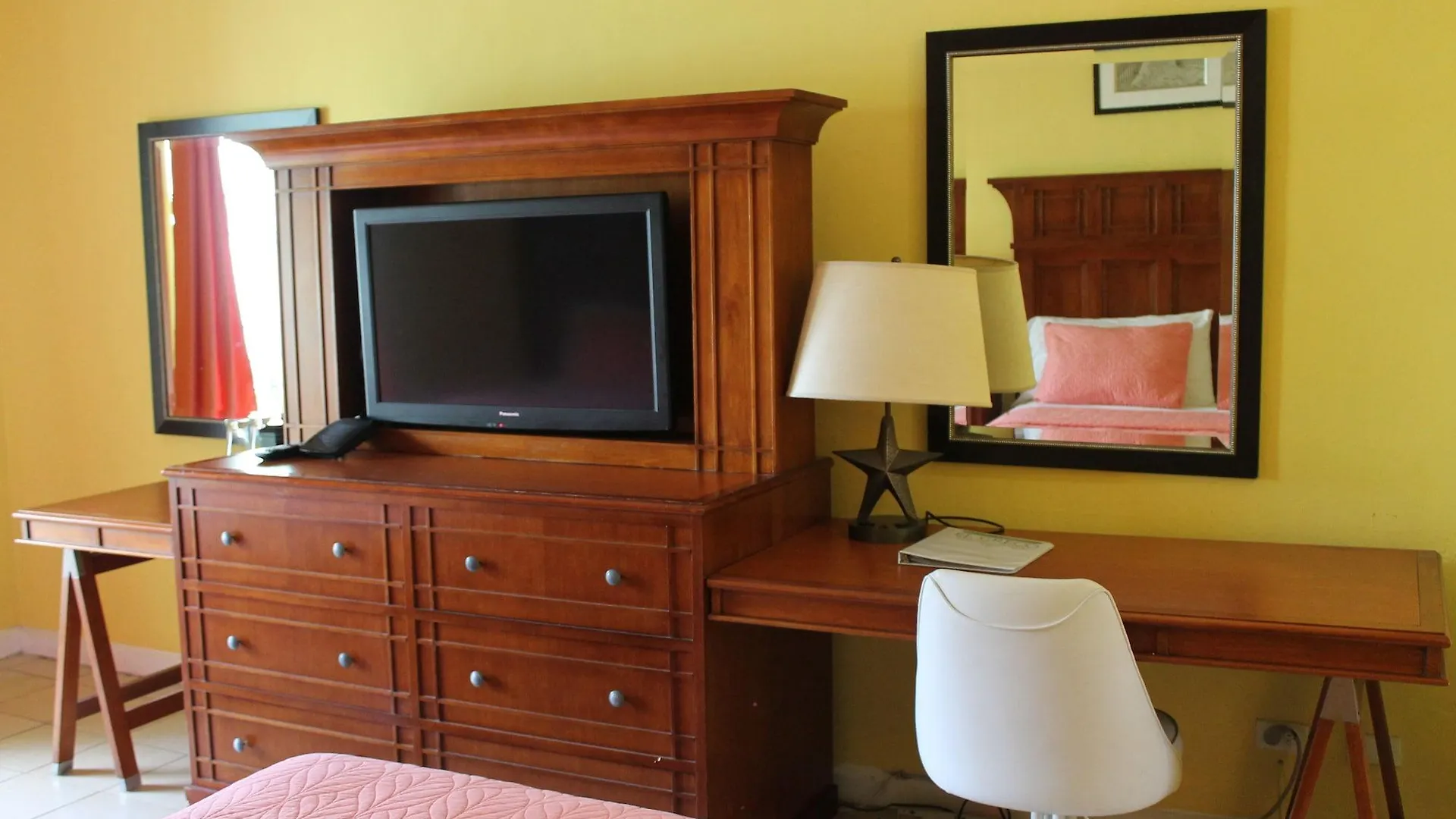El Greco Hotel Nassau 2*,